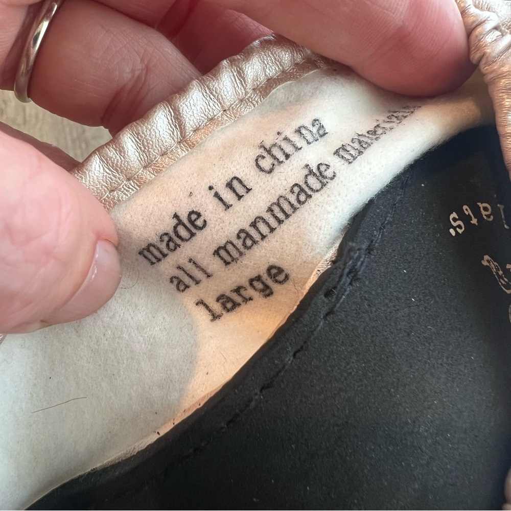 Champagne Rescue Flats - Picture 11 of 11